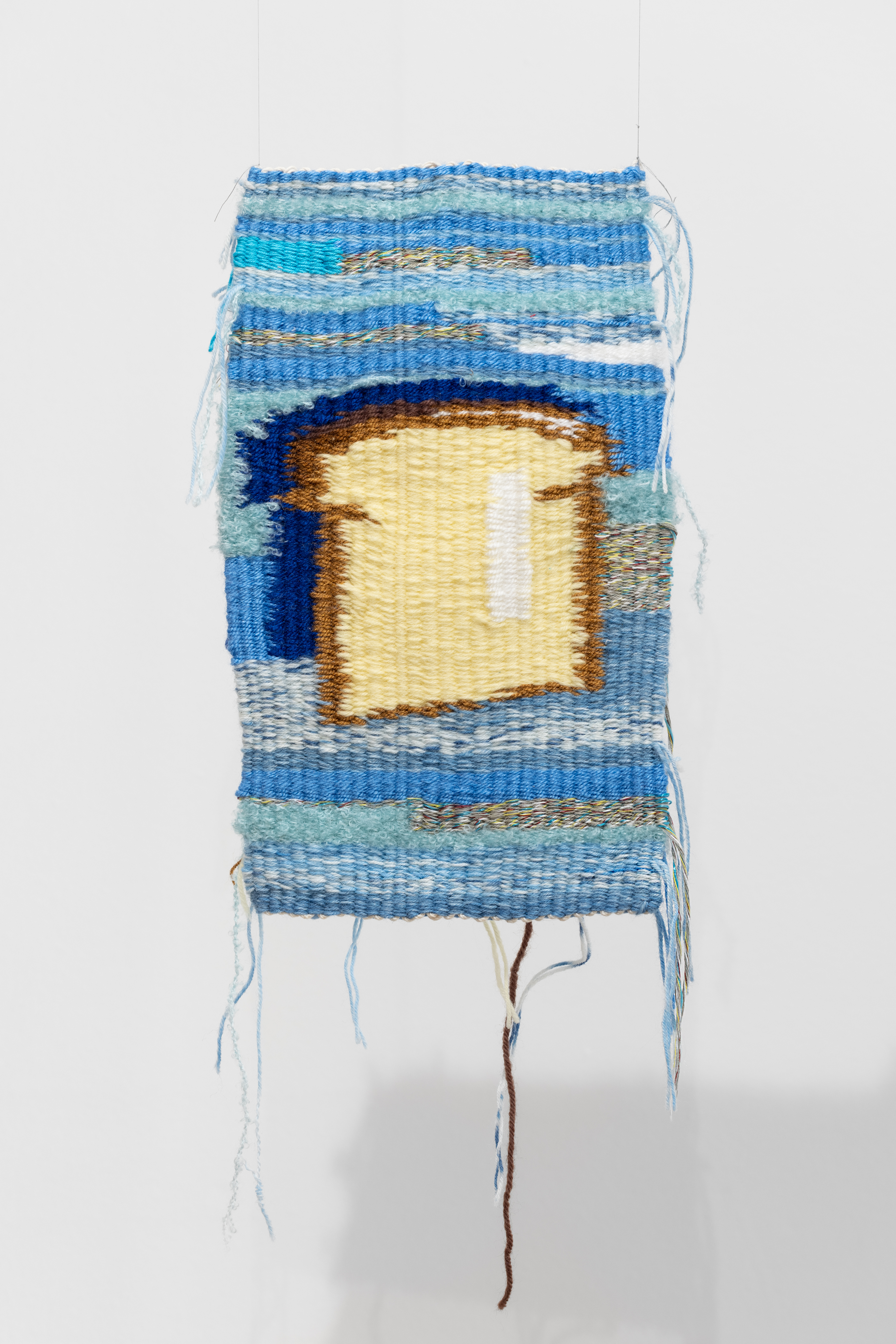 Toast, 2022, cotton, polyacrylic, wool, 30x20cm 📸 Bruno Lopes